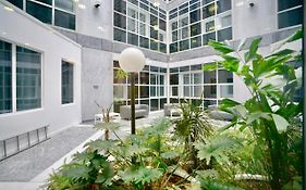 Bayard Apartments - 2 Bed Apartment Contractors Welcome